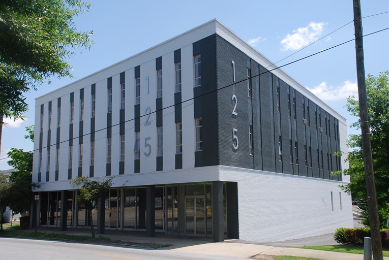 125 East Trinity Place