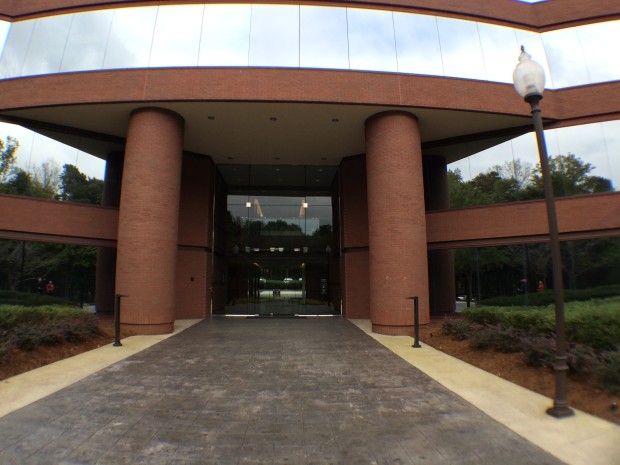 Private 3295 River Exchange_ 275_Building front door