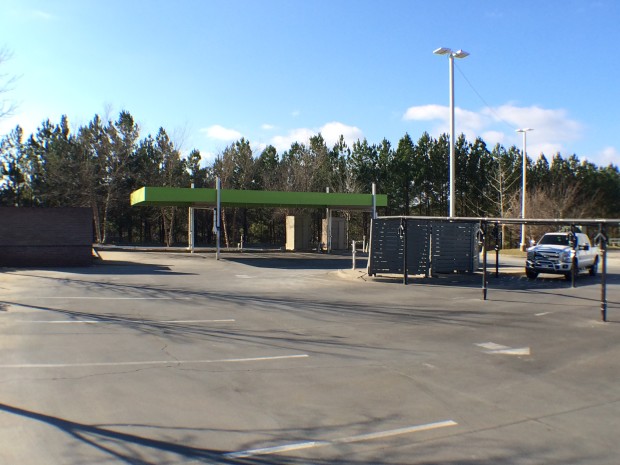 11865 Alpharetta Hwy_ Cleaning stations