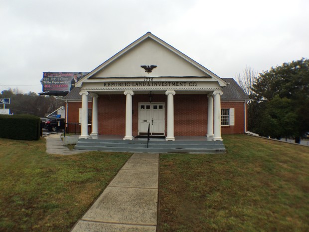 1776 Briarcliff_facade